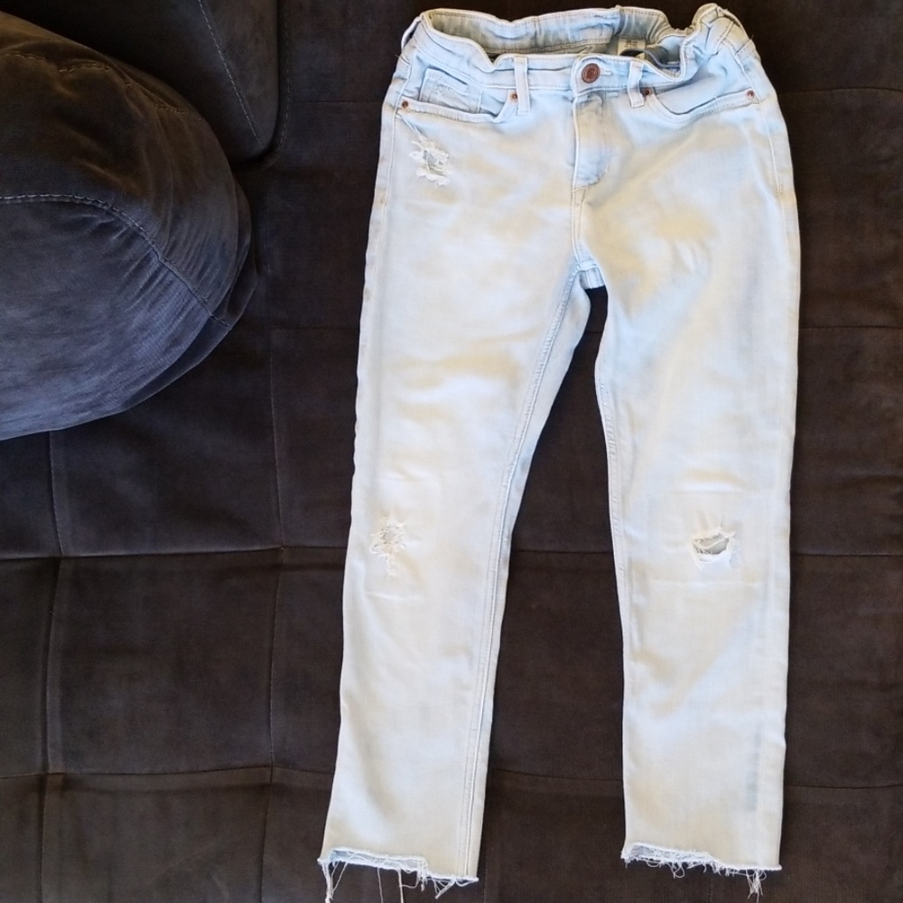 ⛔️SOLD⛔️H&M light blue destructed skinny jeans